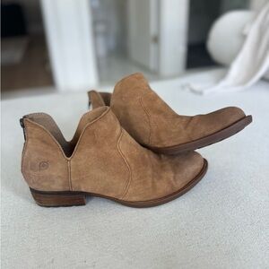 Born Kerri Boots size(9)